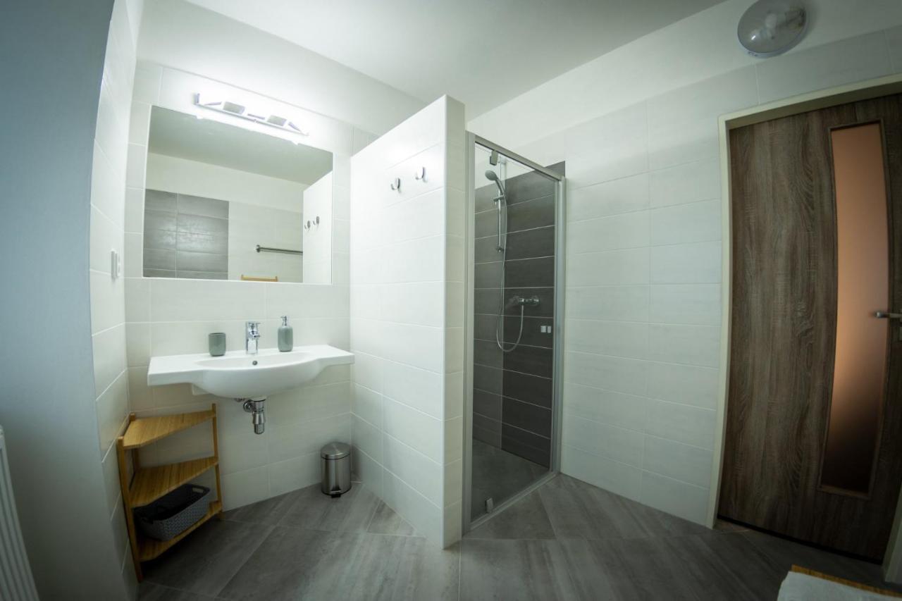 Penzion Nezarka 59 Jindrichuv Hradec Luaran gambar